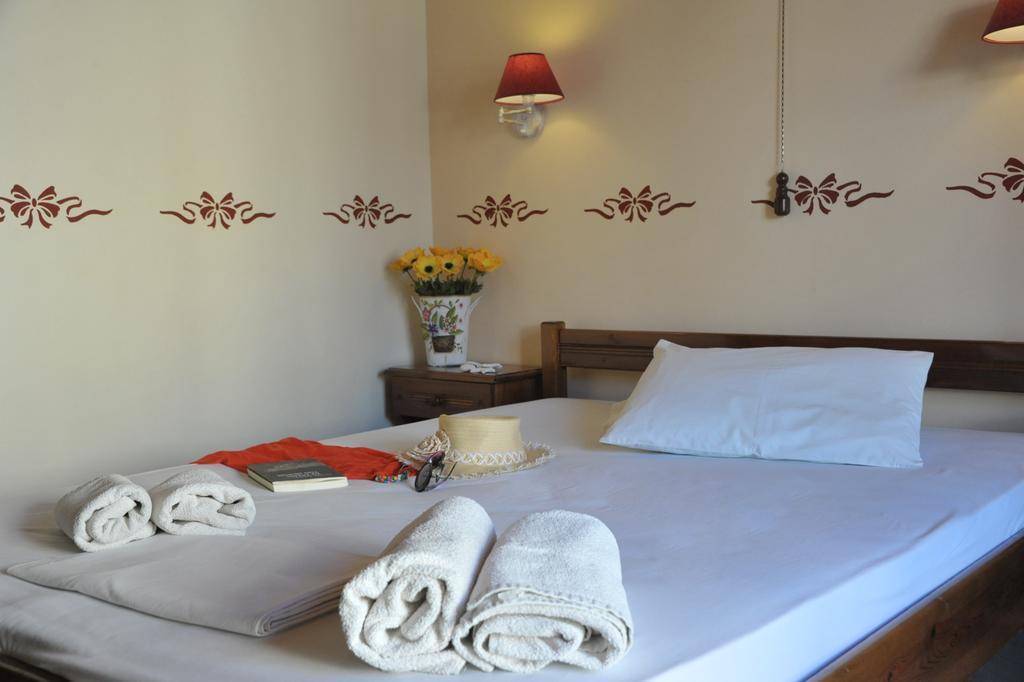 Guesthouse Corali Hydra  Extérieur photo